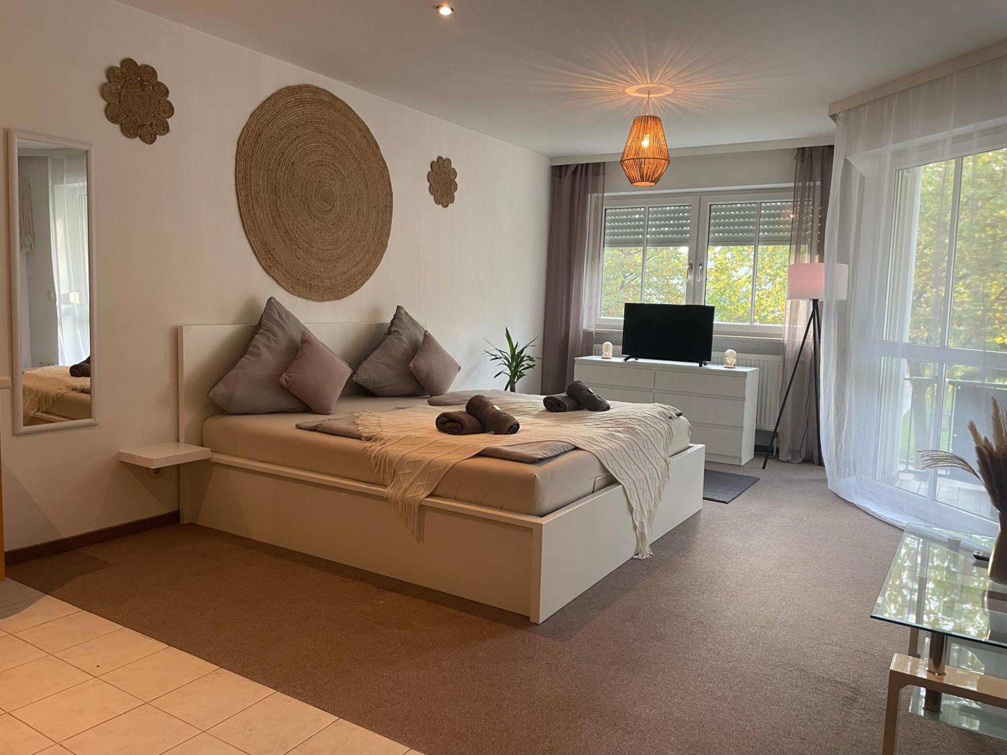Kingsize Bett Boho Apartment Mit Tiefgarage Naehe Salzburg 프라일라싱 외부 사진