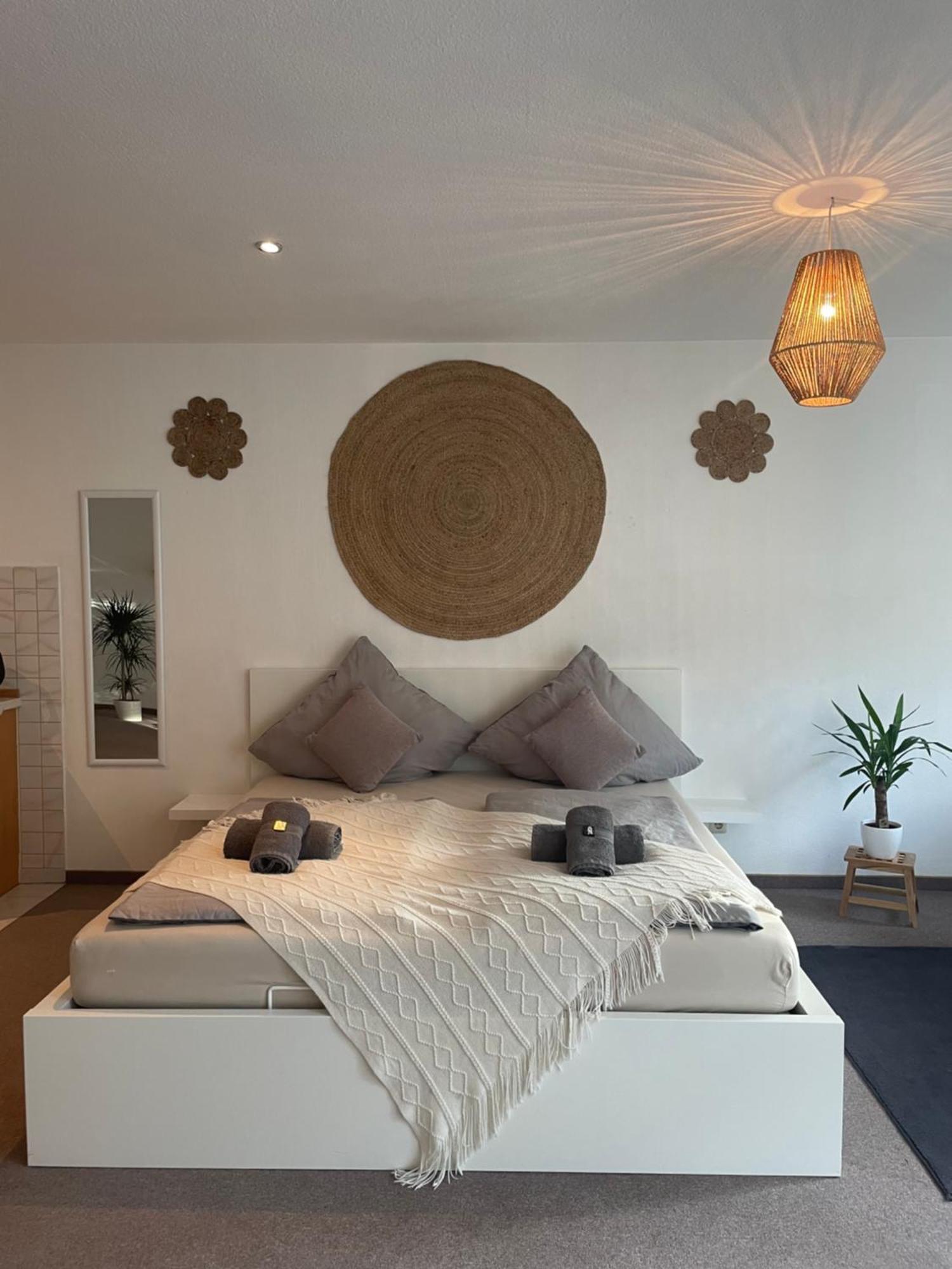Kingsize Bett Boho Apartment Mit Tiefgarage Naehe Salzburg 프라일라싱 외부 사진
